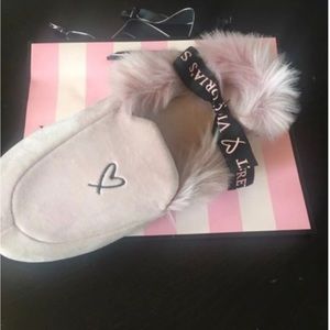 Victoria's Secret Slippers Size Medium (7-8) New